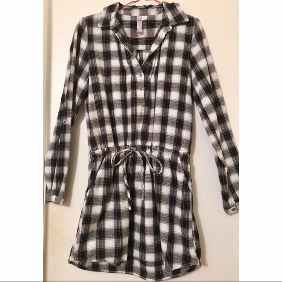 Francesca's Collections Dresses & Skirts - Francesca’s Monochrome Plaid Dress